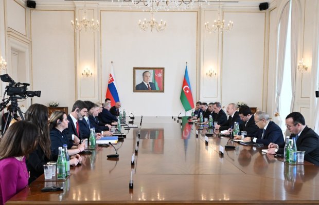 Prezident İlham Əliyevin Slovakiyanın Baş naziri ilə geniş tərkibdə görüşü keçirilib